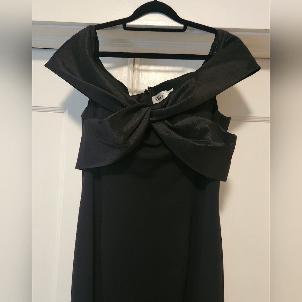 ELIZA J, Satin-Bow Off-The-Shoulder Gown, Size 18 - Picture 10 of 16